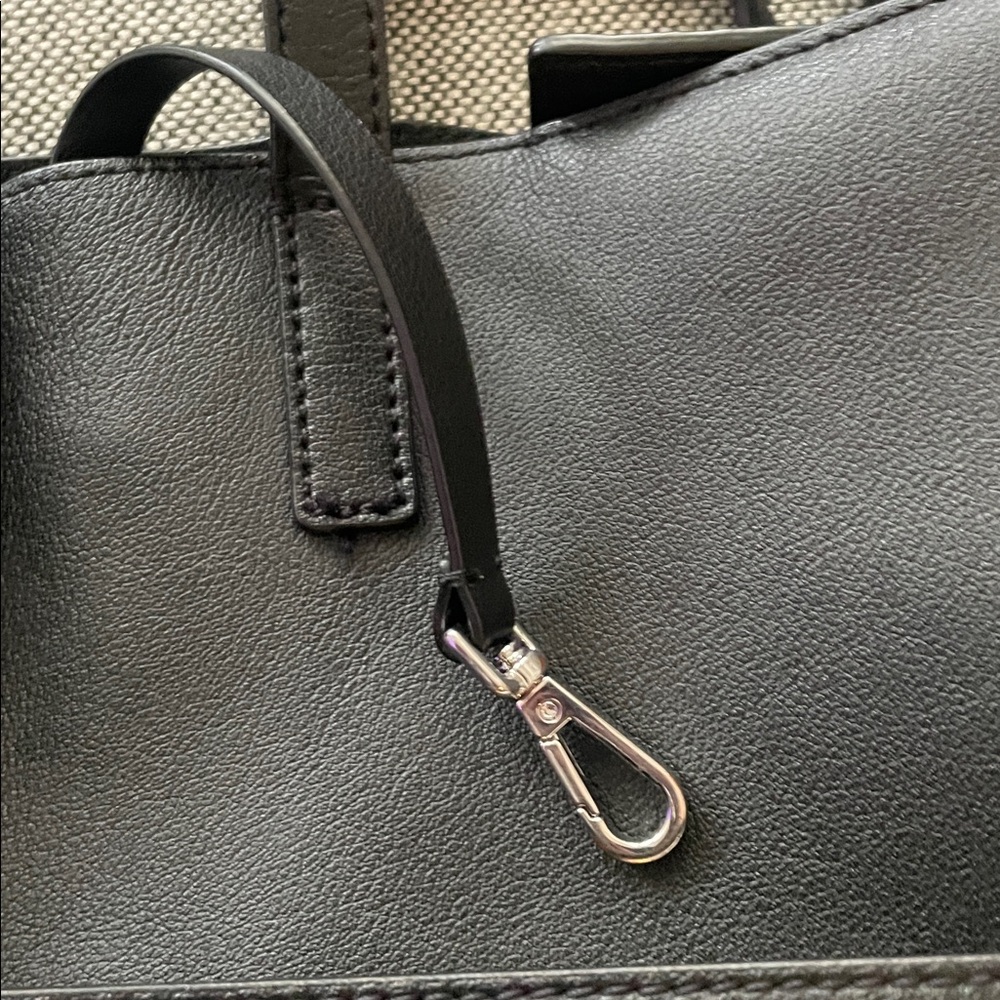 Away Black Leather Travel Tote Bag - Picture 6 of 8